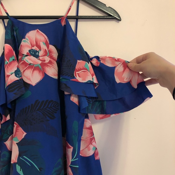 Banana Republic Cold Flutter Sleeves Blouse Top - Picture 3 of 5